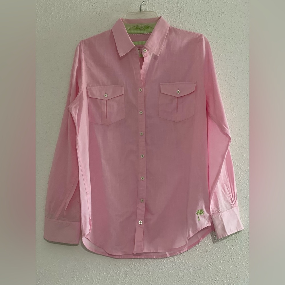 EUC Lilly Pulitzer Resort Fit Pink Button Down Shirt Blouse Size Small